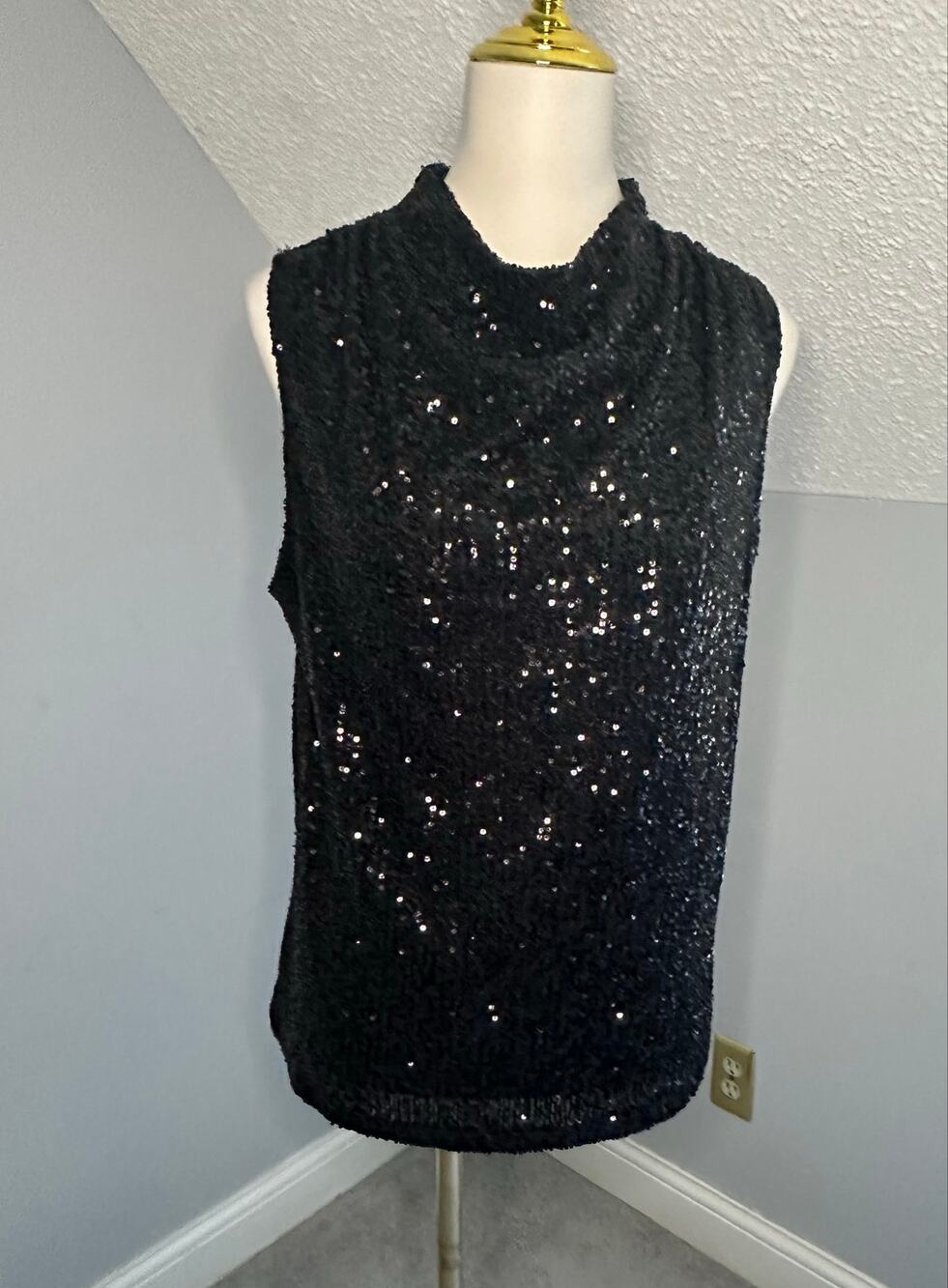 EUC Cable & Gauge Black Sequin Sleeveless Top Sz L Cowl Mock Neck Keyhole